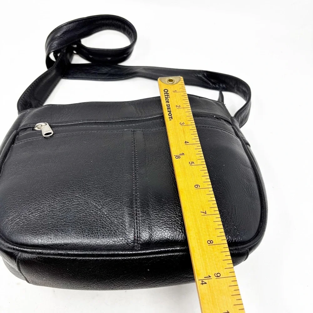 Coronado Leather Black Pebbled Leather Shoulder‎ Bag Silver Hardware Vintage
